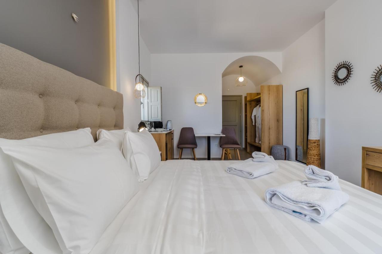Symphony Suites Santorini Pýrgos Zimmer foto