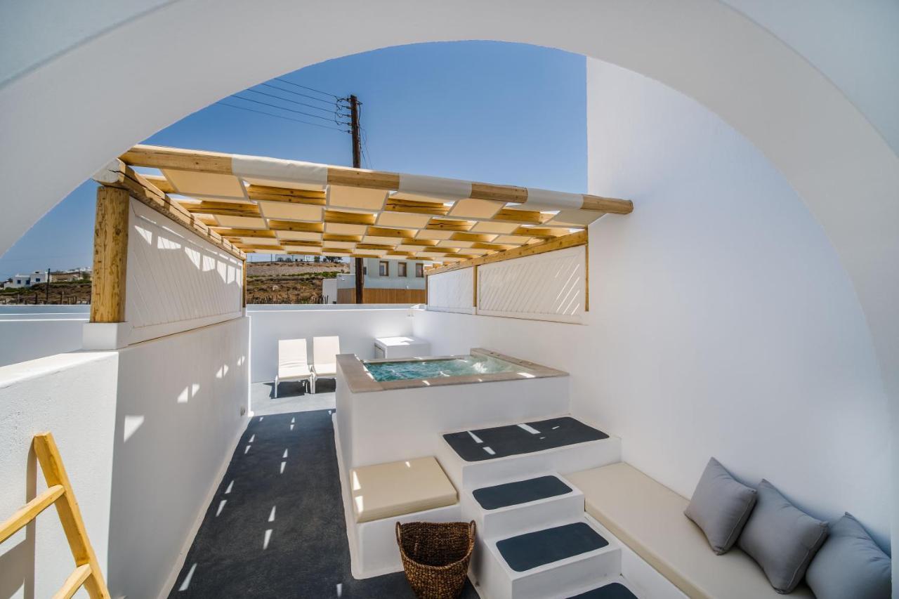 Symphony Suites Santorini Pýrgos Exterior foto